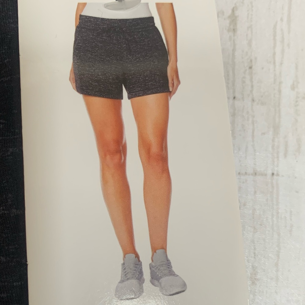 32 degrees Black/Dark Gray Pull on Fleece Shorts - Picture 4 of 11